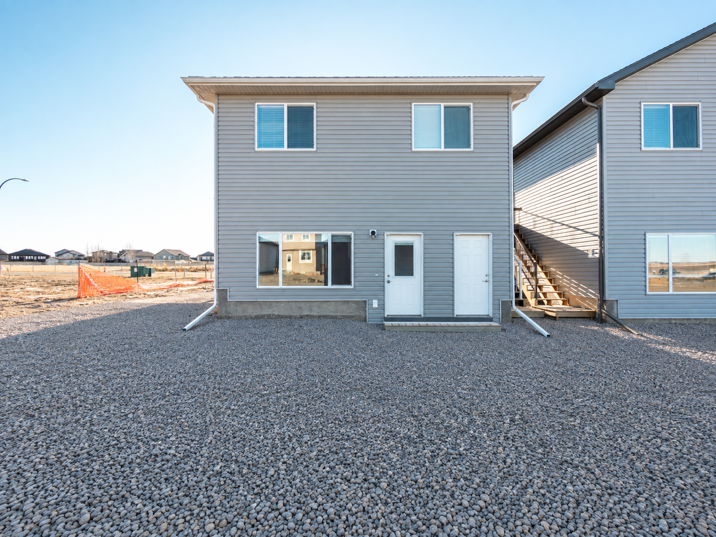 2-998 41 Ave N