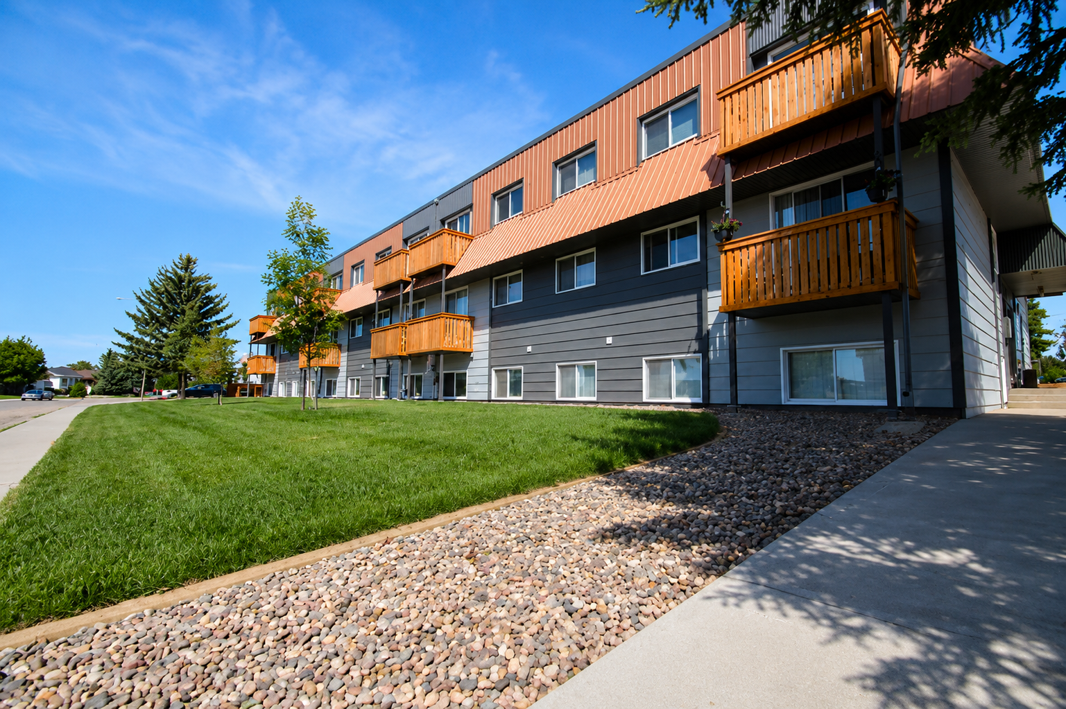 206-5315 38 Ave